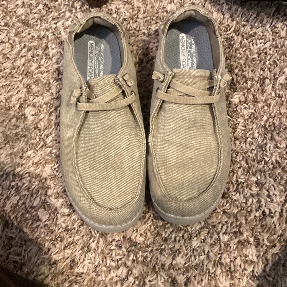 Sketchers Slip ons